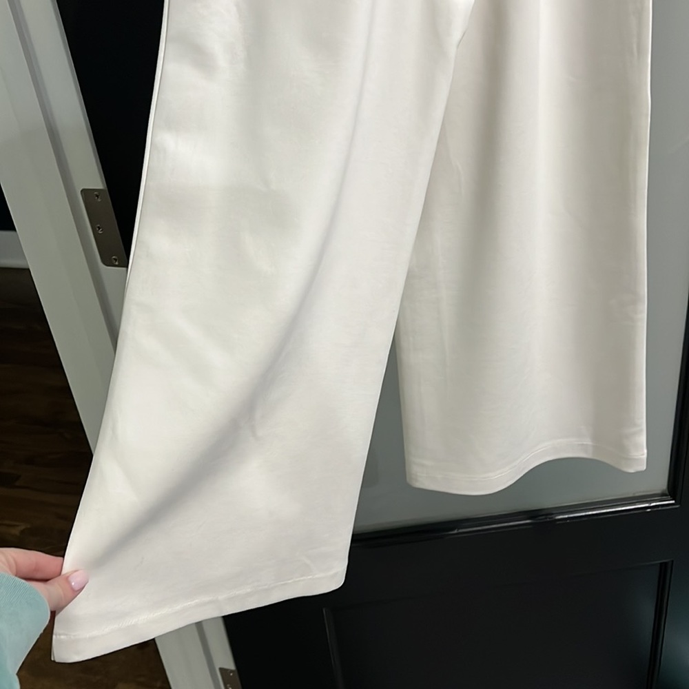 White jumpsuit - Picture 4 of 7